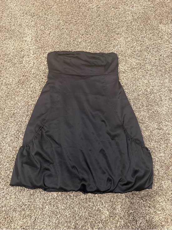 Forever 21 Dresses & Skirts - Forever 21 XXI Strapless Bubble Hem Dress Black Cocktail Party Dress Size Medium